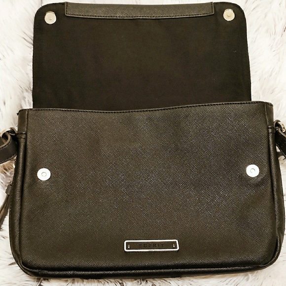 Esprit Messenger Bag Black - Picture 2 of 6